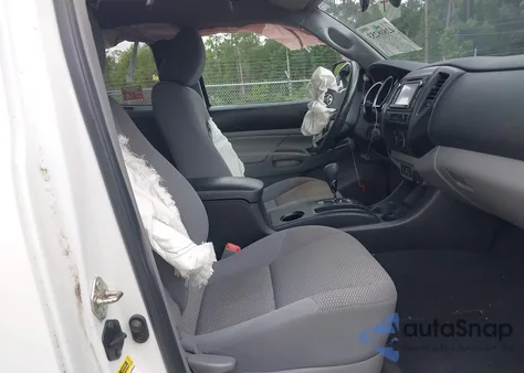 2015 Toyota Tacoma z USA, uszkodzony, nr VIN 5TFTX4CN0FX065793